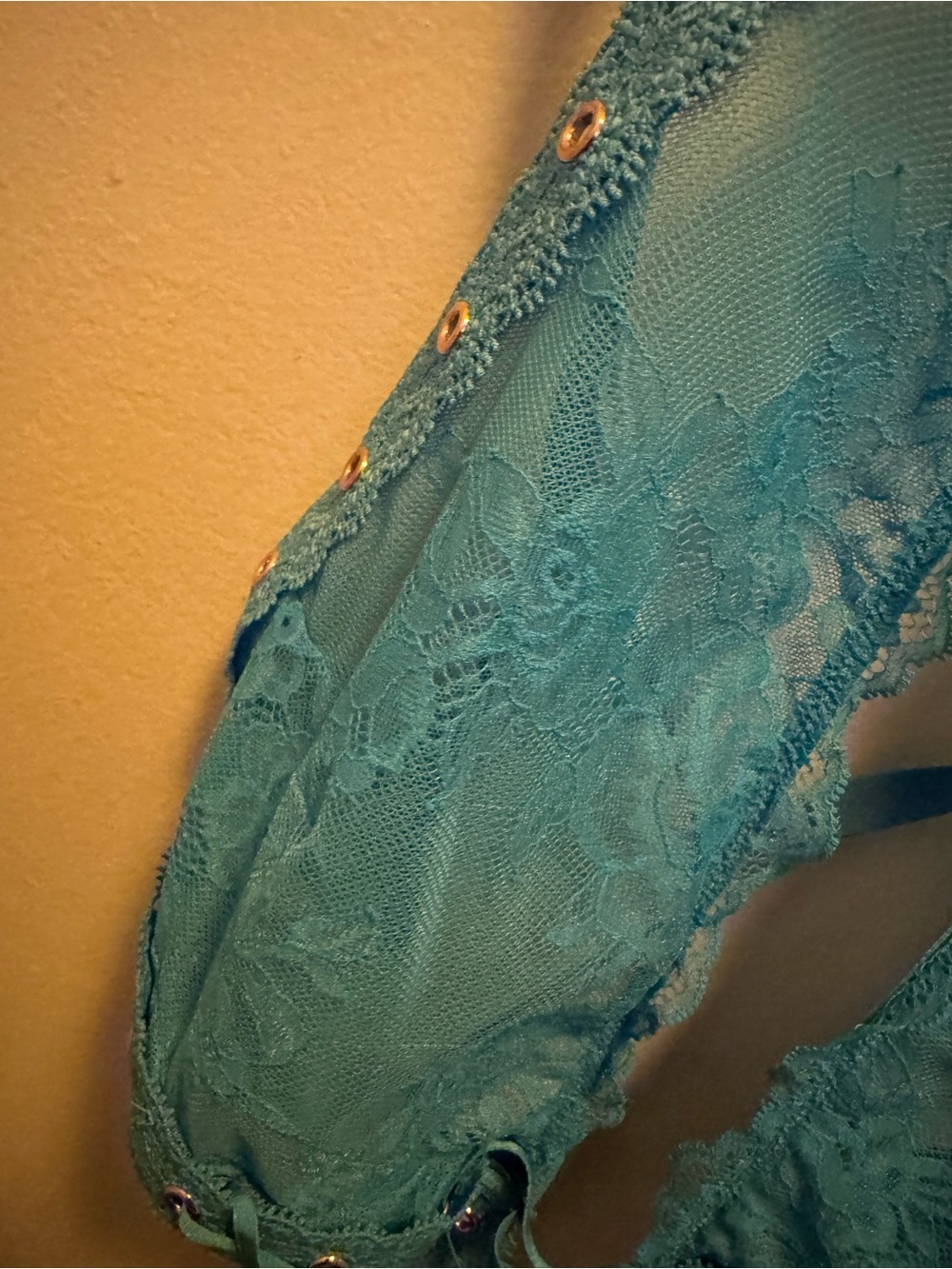Negligee - Picture 4 of 9